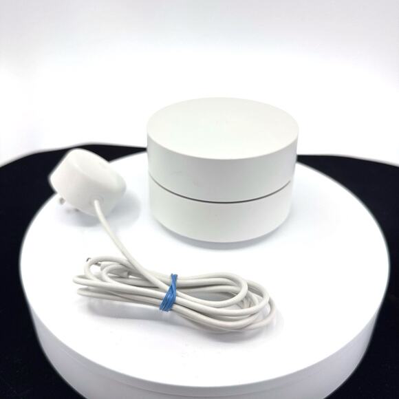 Google Wifi AC1200 - Mesh WiFi System - 1500 Sq Ft - Picture 15 of 16